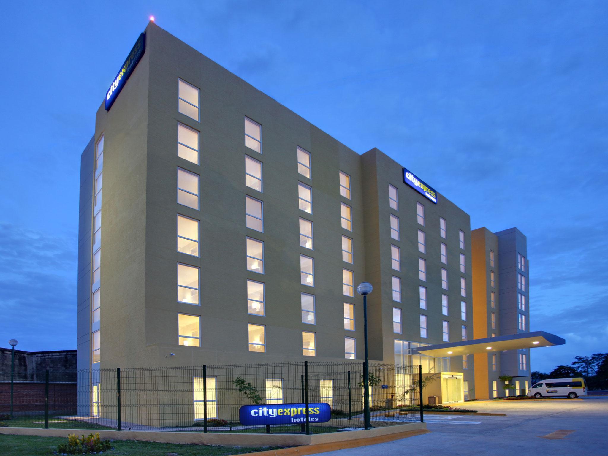 City Express Junior By Marriott Villahermosa Eksteriør bilde